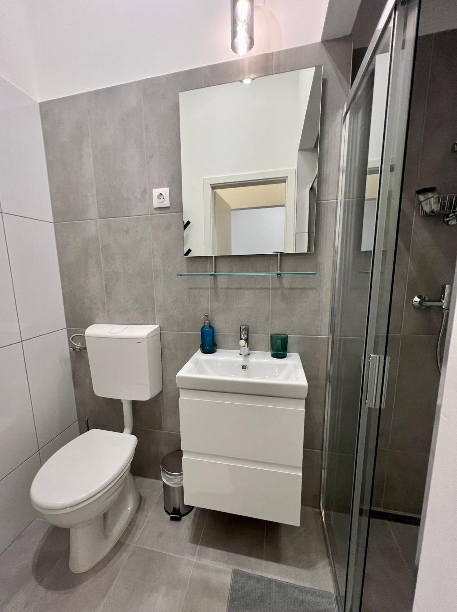 Minimalistic & In Heart Street Apartment Budapest