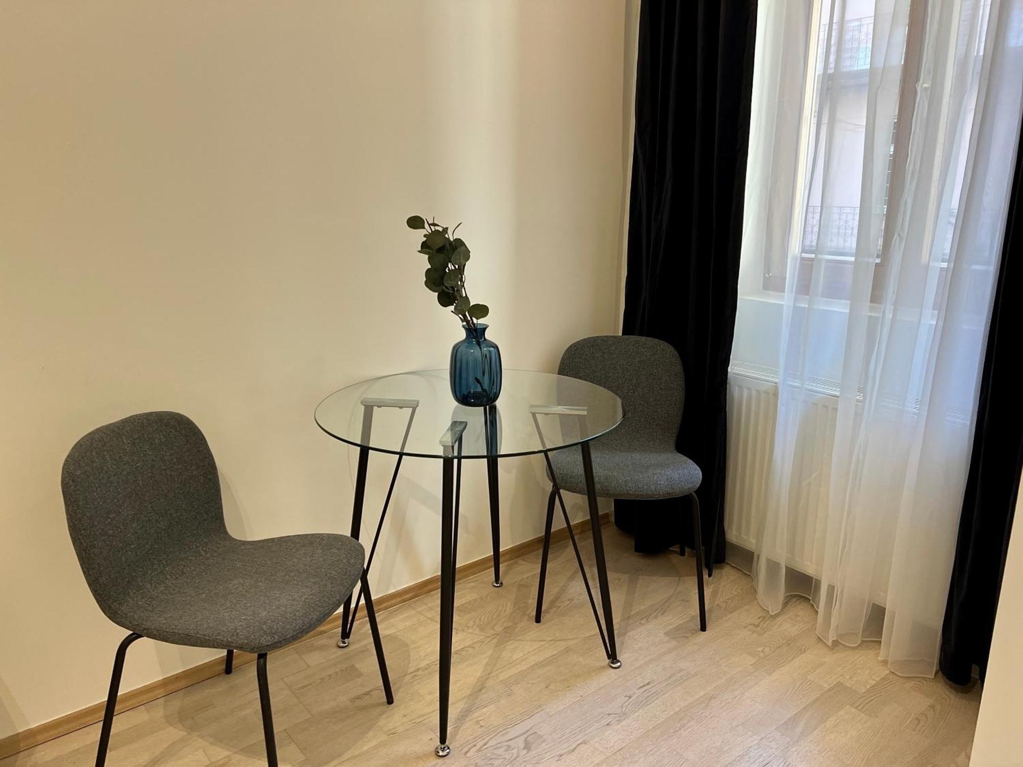 Minimalistic & In Heart Street Apartamento *