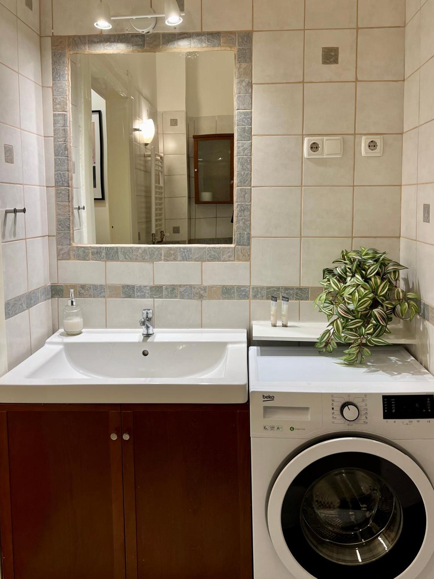 Apartment Minimalistic & In Heart Street Budapest
