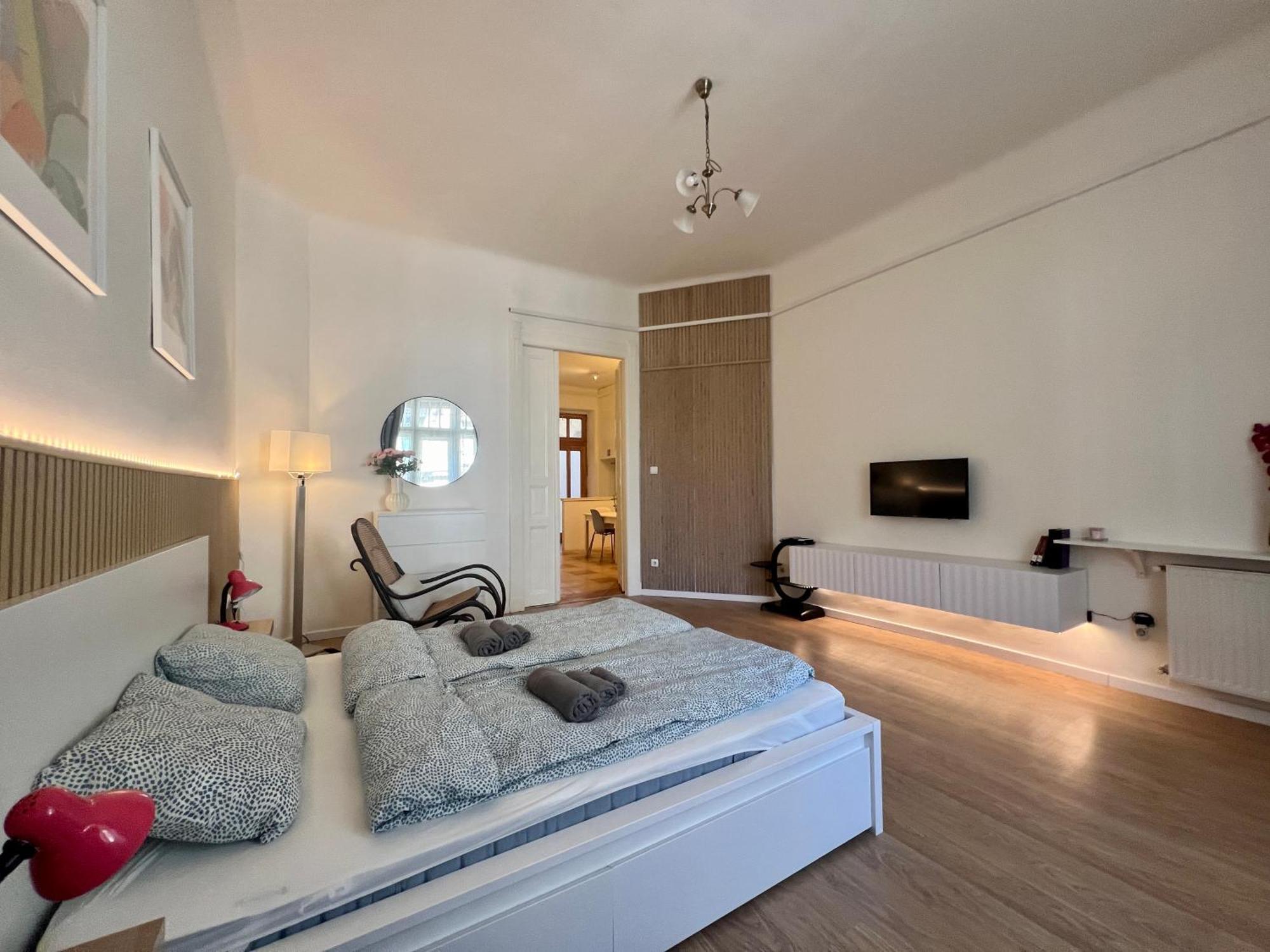 Minimalistic & In Heart Street Budapest