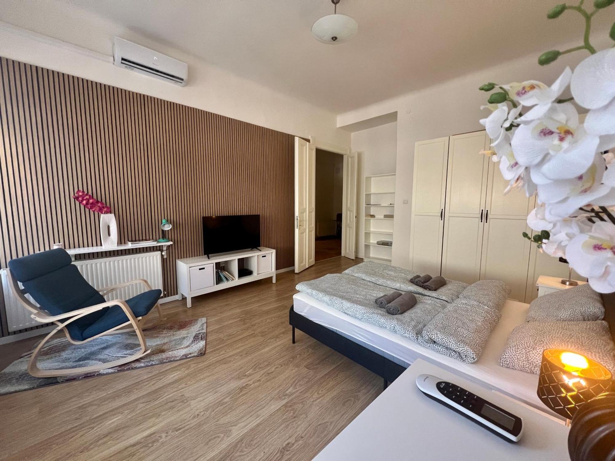 Apartment Minimalistic & In Heart Street Budapest